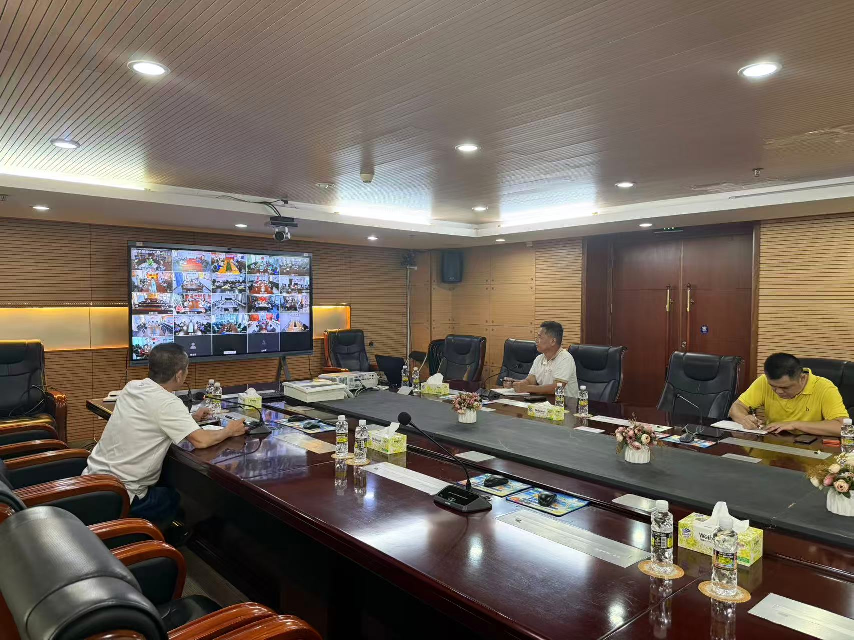 2025.10.4海汽集團(tuán)召開防御臺風(fēng)“麥德姆”工作會議.jpg 2025.10.4海汽集團(tuán)召開防御臺風(fēng)“麥德姆”工作會議.jpg